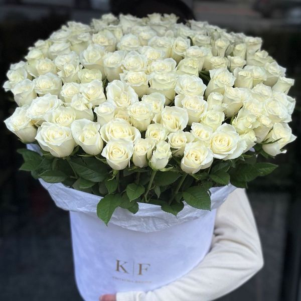 101 белая роза в коробке