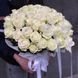 білі троянди в коробці вигляд збоку